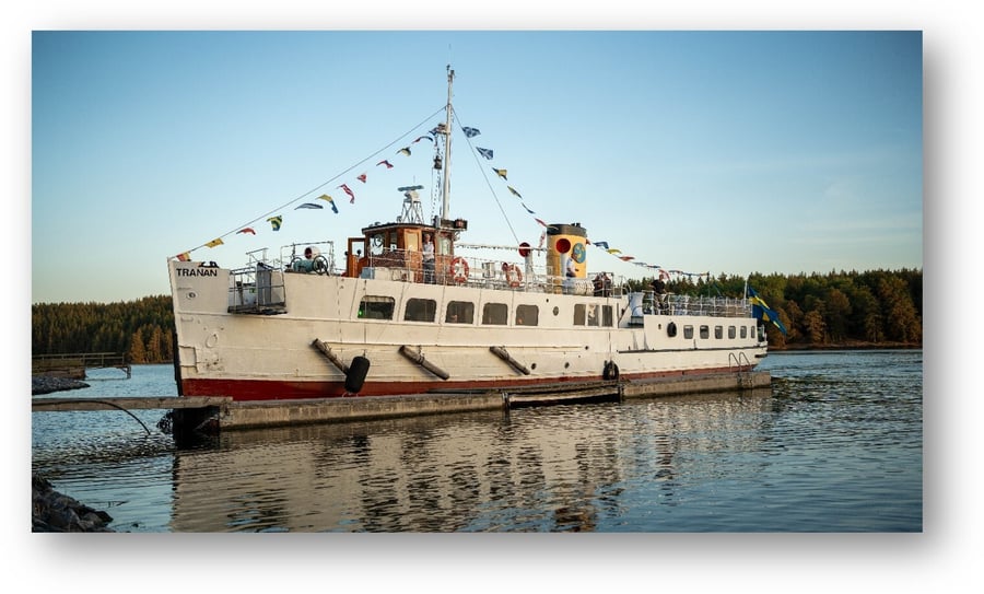 WSC boat image shadow